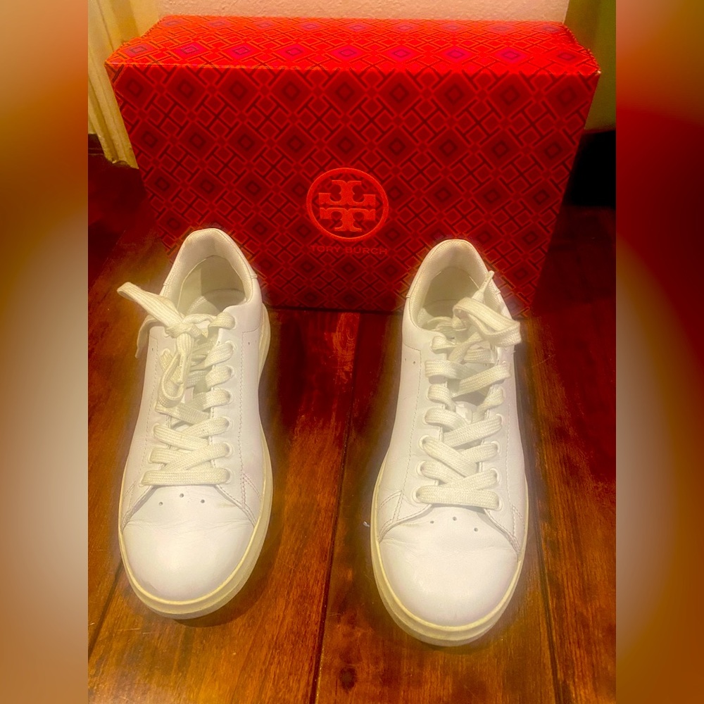 Tory Burch golf shoes size 6.5, gently used